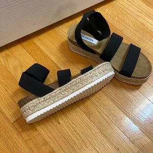 Never worn Steve Madden size 8